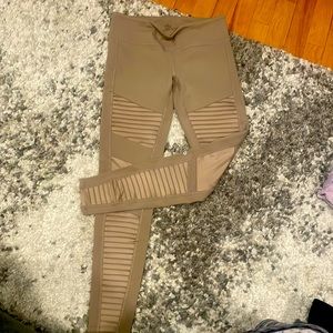 ALO new wot moto leggings size L, color TAN